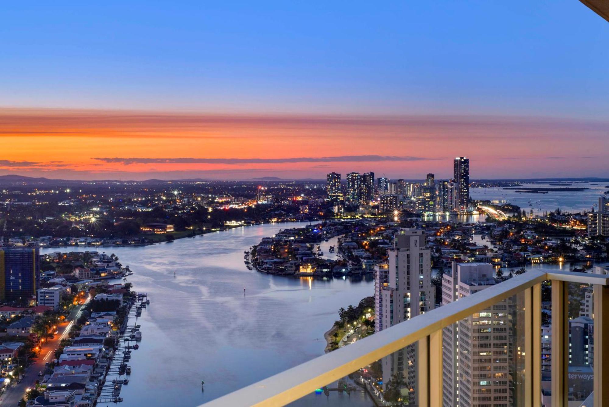 Circle On Cavill - Self Contained & Privately Managed Apartments - Wow Stay Gold Coast Exterior foto