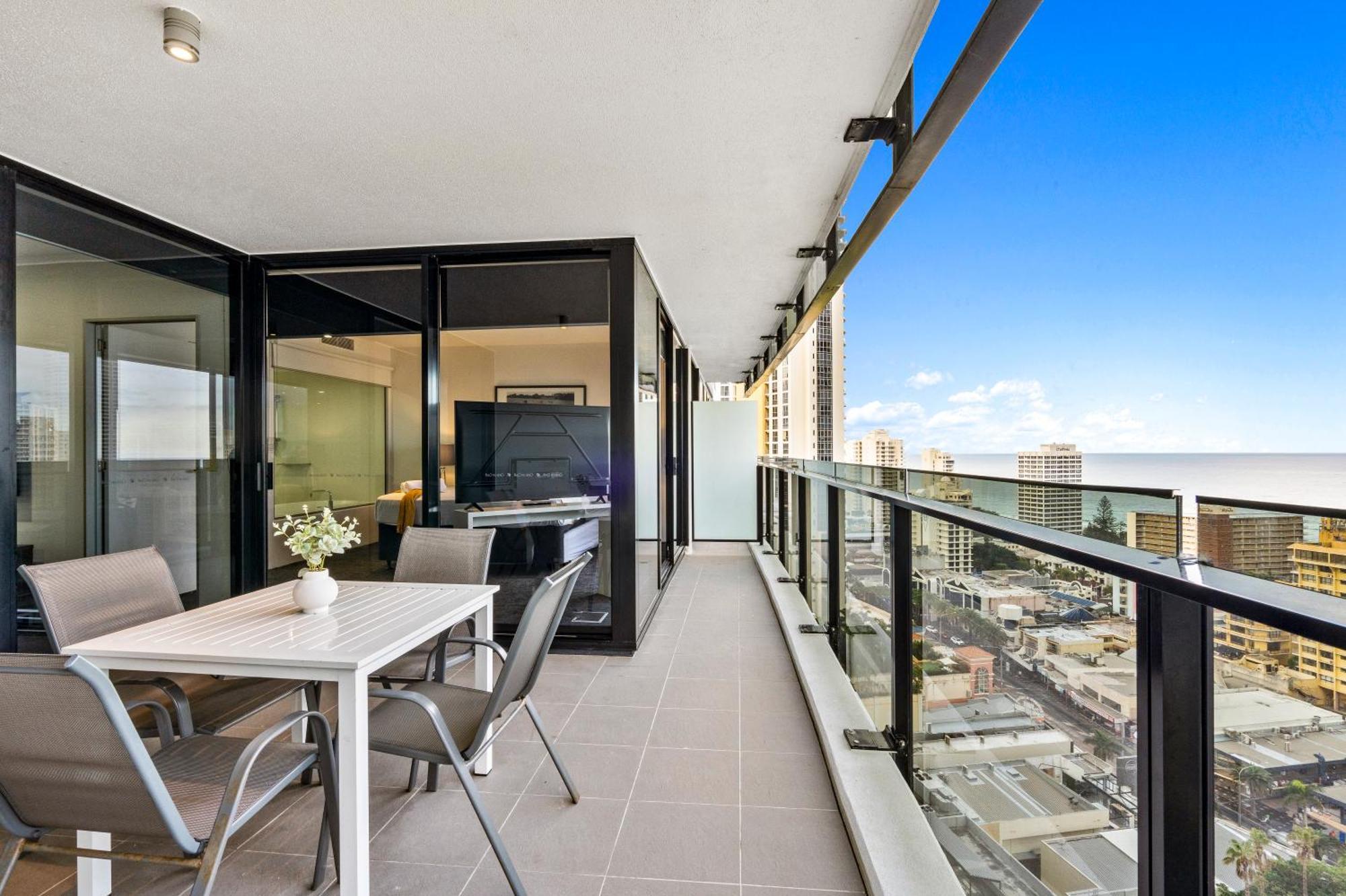 Circle On Cavill - Self Contained & Privately Managed Apartments - Wow Stay Gold Coast Exterior foto