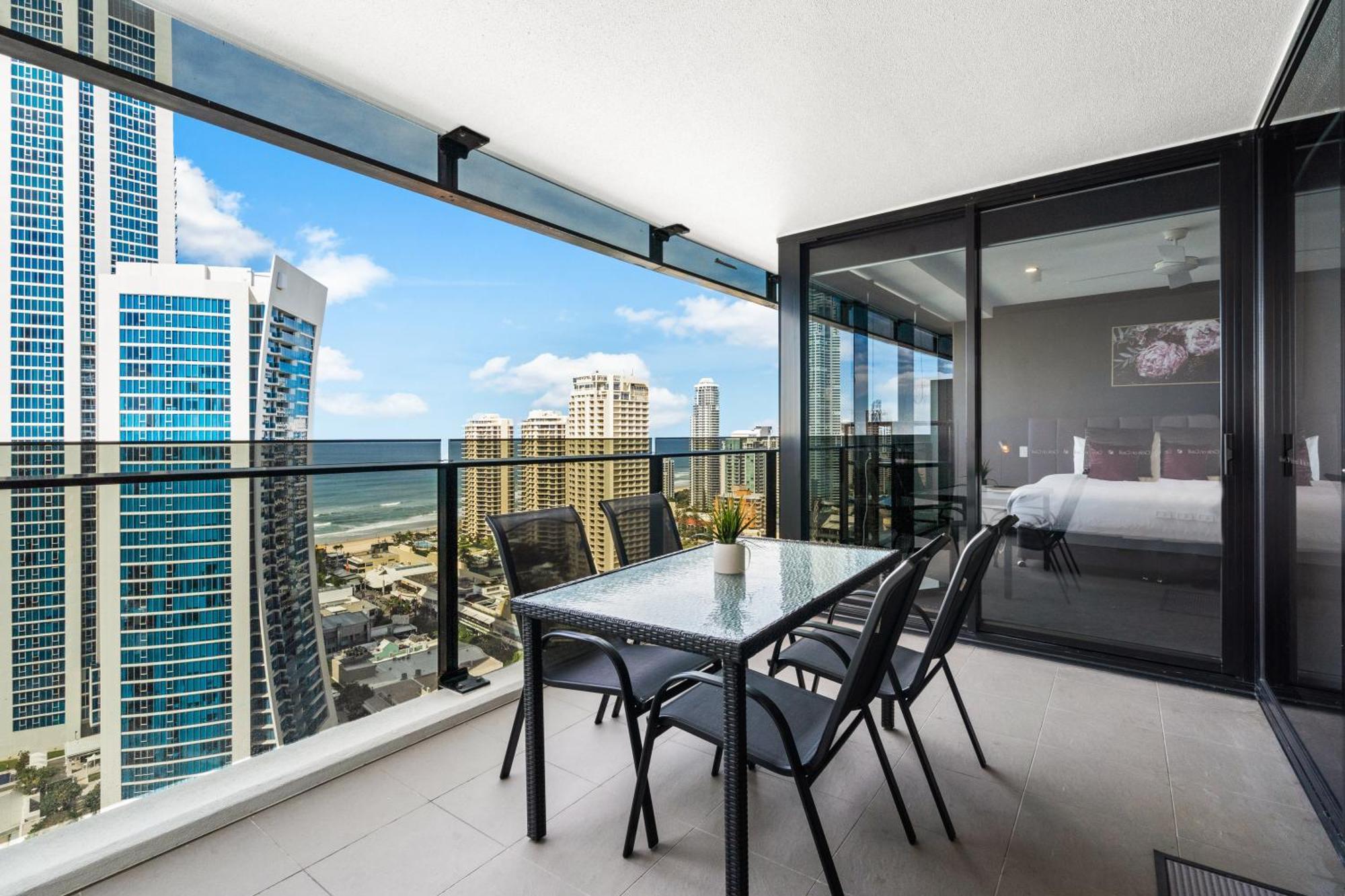 Circle On Cavill - Self Contained & Privately Managed Apartments - Wow Stay Gold Coast Exterior foto