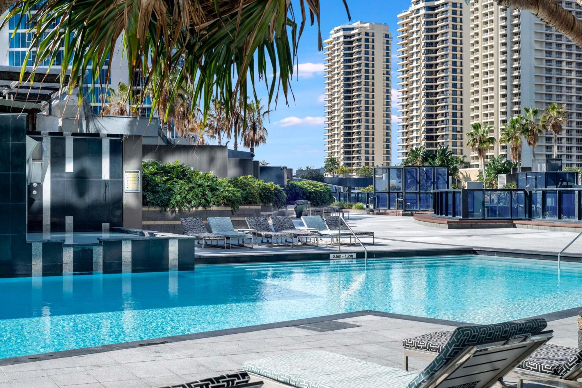 Circle On Cavill - Self Contained & Privately Managed Apartments - Wow Stay Gold Coast Exterior foto